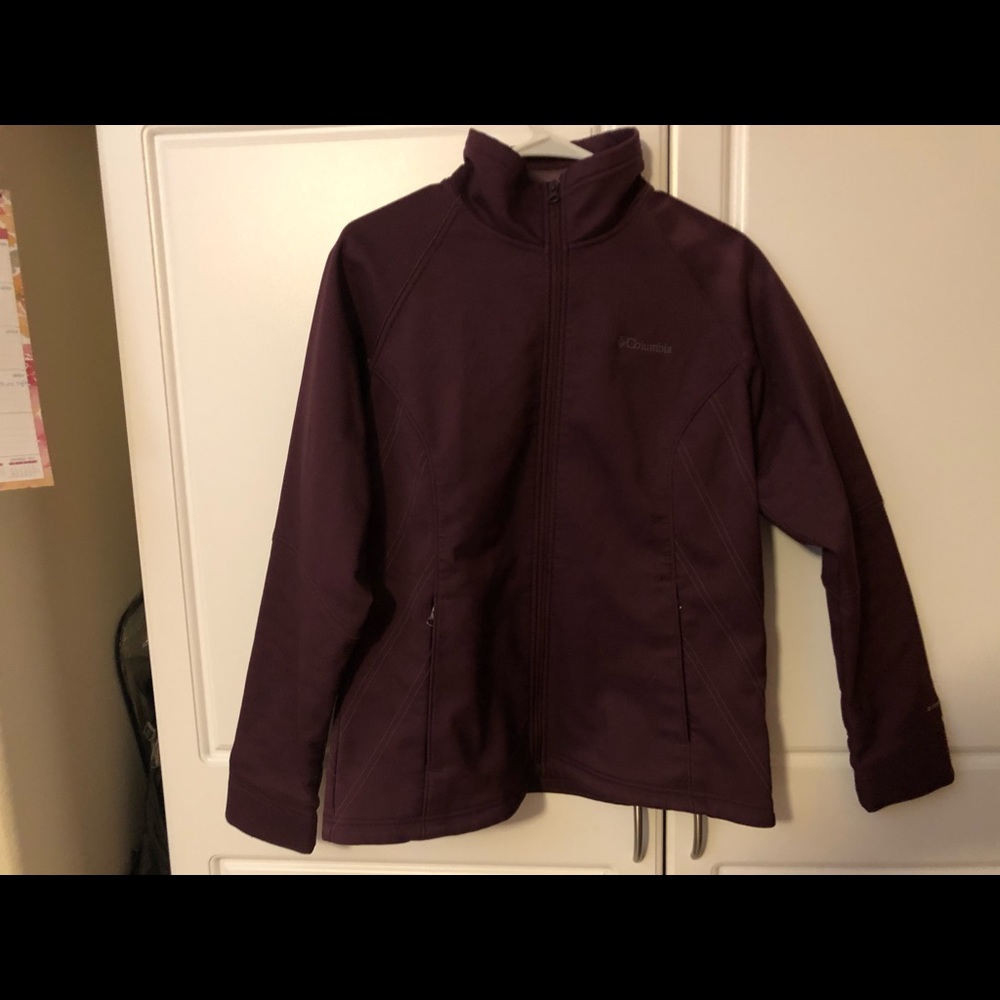 Women’s Columbia Jacket Size L Purple EUC